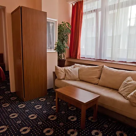 吉瑞米姆宾馆 招待所